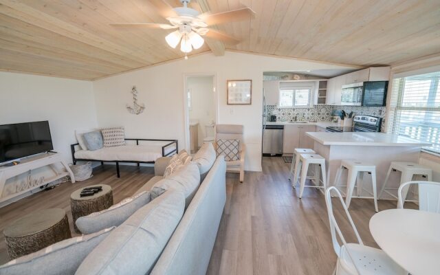 Cast A Waves 2 Bedroom Home