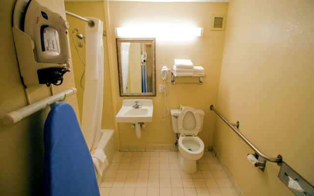 Best Western Premier Airport/Expo Center Hotel