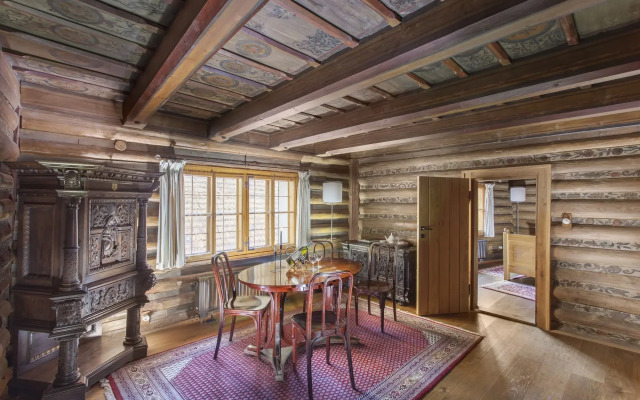 Hotel At the Green Grape