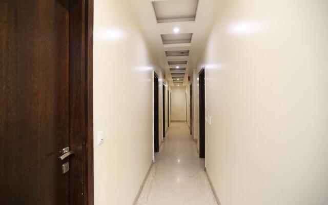 Oyo Capital O 11357 Hotel benz international