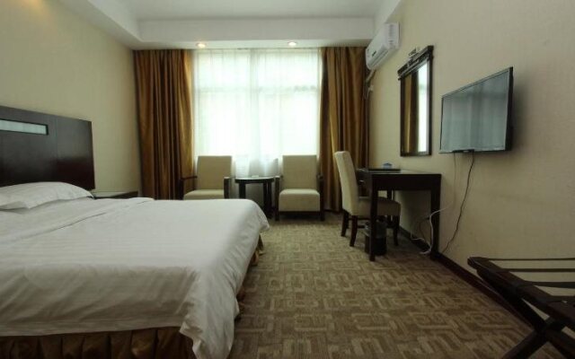 Royal Hotel
