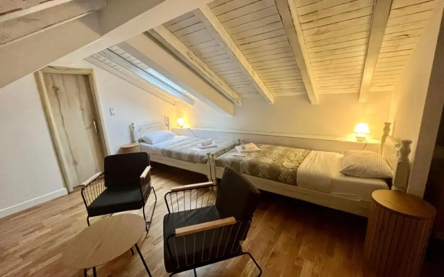 Tianis Apartments