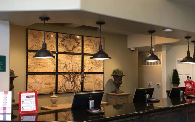 Anaheim Camelot Inn & Suites