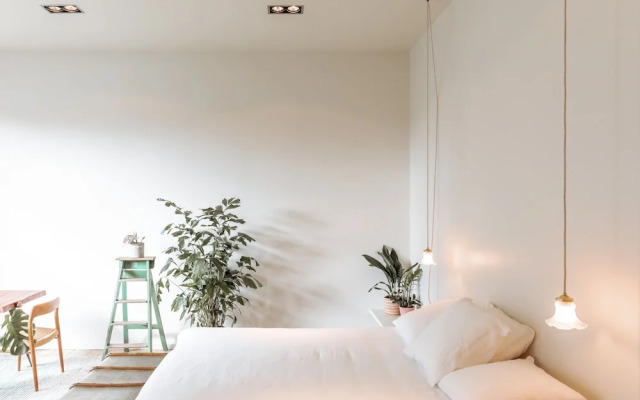 Chambre d'Amis by Alix
