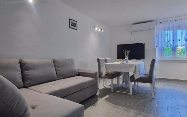 House Zlatni Otok