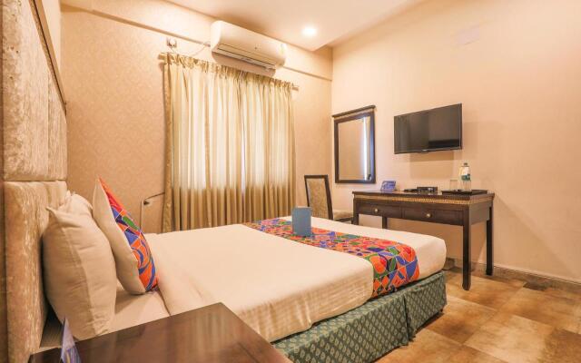 Fabhotel Frazer Suites