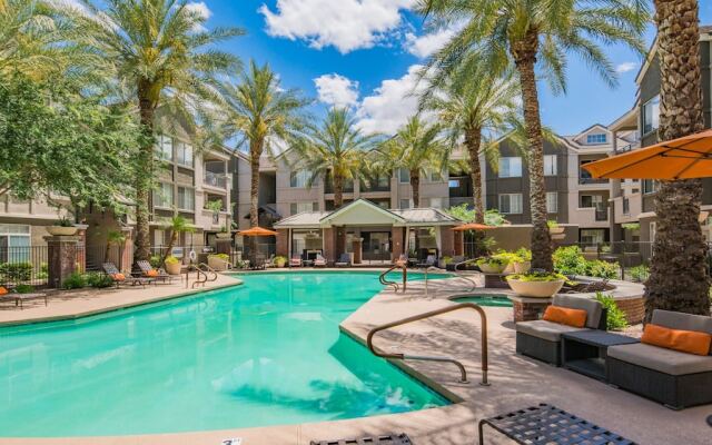 Stylish Phoenix Apartment by WanderJaunt