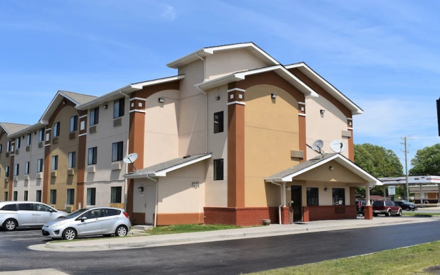 Super 8 Newport News/Jefferson Ave