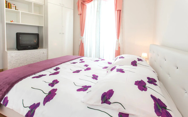 Three Wells Apartment