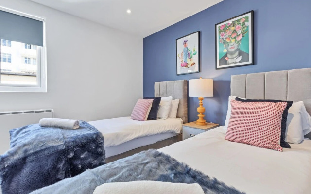 Right On : Bright On Apartment 1B | By My Getaways