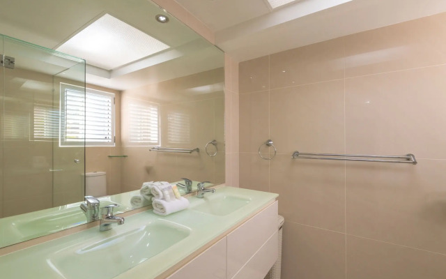 Noosa Outrigger Beach Resort