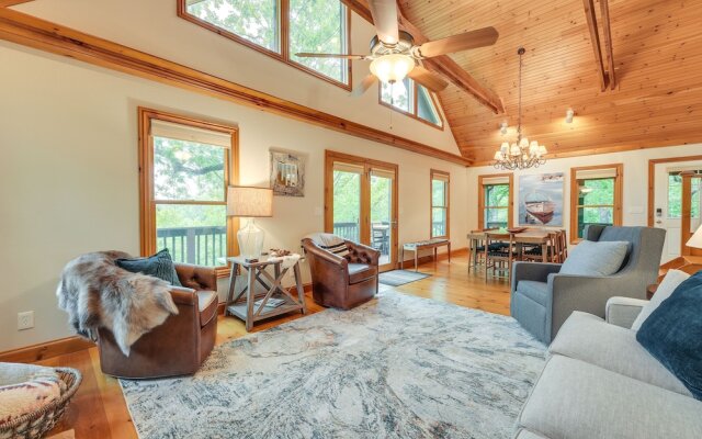 Secluded Cabin w/ Hot Tub Near Table Rock Lake!