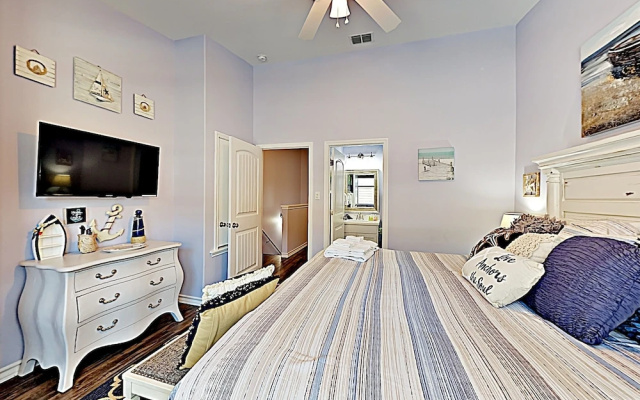 Sandy Retreat - 2 Br Condo
