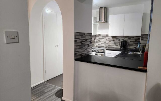 Grays Apartment With City Views Lakeside Shopping