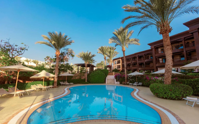 Royal Savoy Hotel & Villas