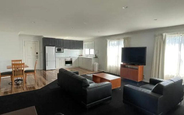 Best Western Charles Sturt Suites & Apartments