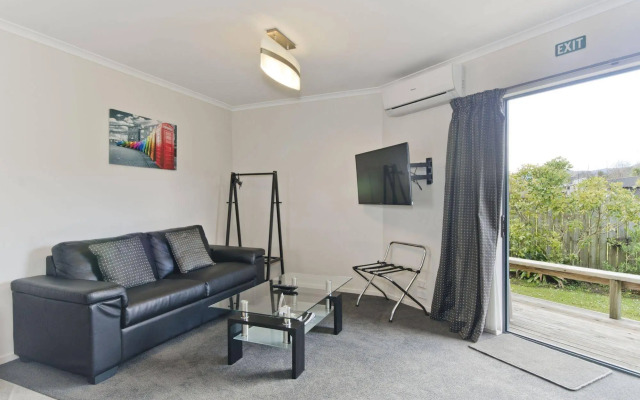 Matakana Motel