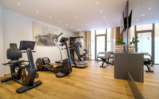 Kyma Suites Beach Hotel