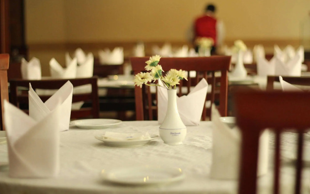 Hotel Janaki