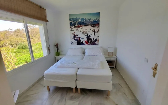 Holiday Home Near La Duquesa Golf & Beach