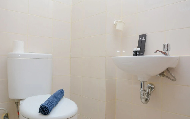 Alluring Studio at Lagoon Apartment near Bekasi Town Square