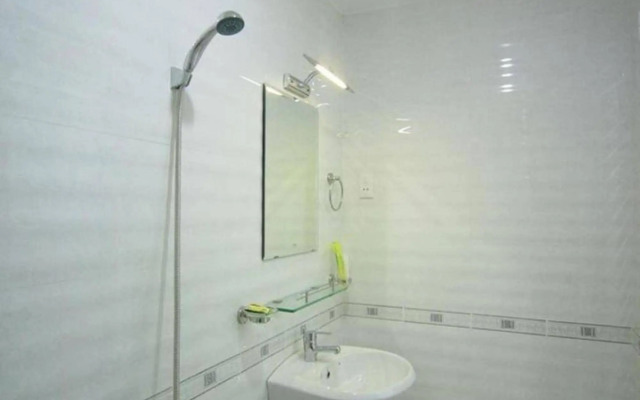 RedDoorz Anh Ngoc Hotel