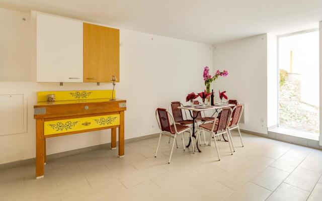 Comfortable Holiday Home in Montouliers near Bize Minervois