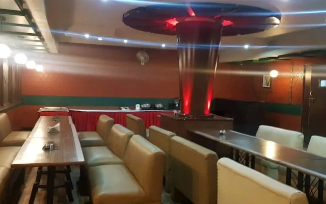 OYO Townhouse 651 Hotel Taksonz