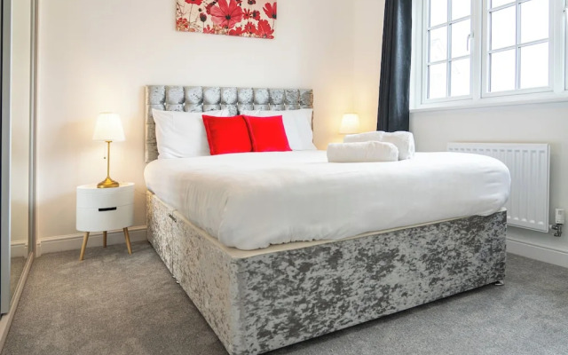 3 Bedroom 3.5 Bathroom House Chichester