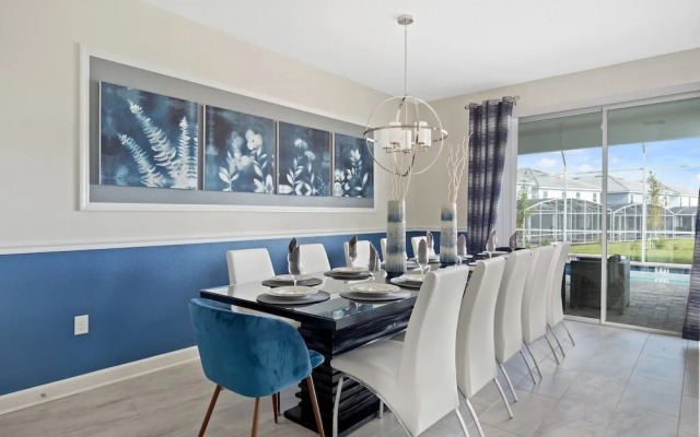 Luxe Champion's Gate Home w/ Pool, Spa, Gameroom