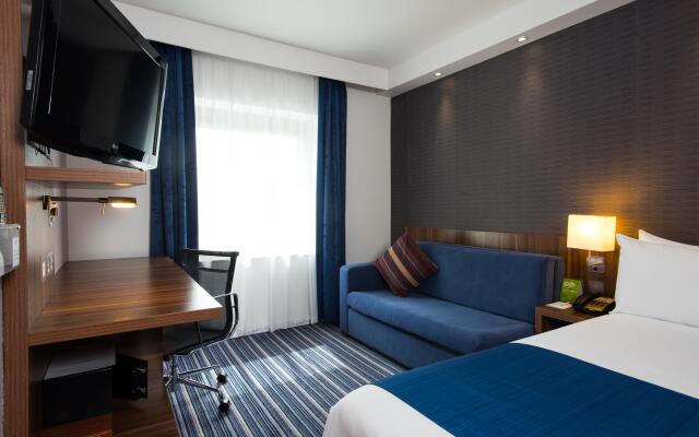 Holiday Inn Express London - Wimbledon South, an IHG Hotel