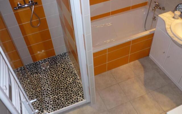 Gîte Sauvain, 4 Pièces, 6 Personnes - Fr-1-496-94