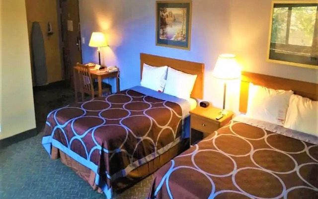 Super 8 by Wyndham Mahwah