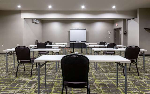 Best Western Plus Dartmouth Hotel & Suites