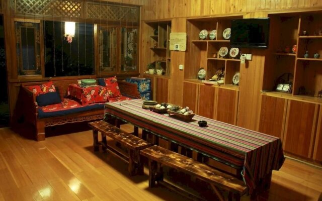 Henryi Oliv Inn