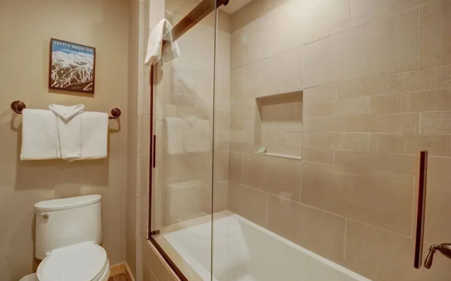 Amazing Condo in Heart of Center Village - TX304 by RedAwning