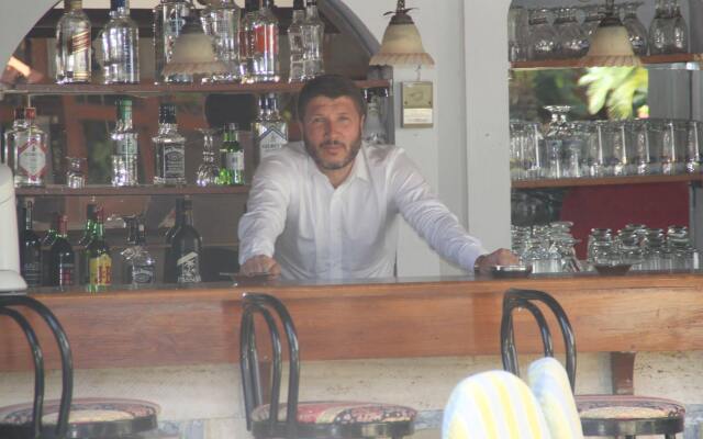 Hotel Karyatit Kaleiçi