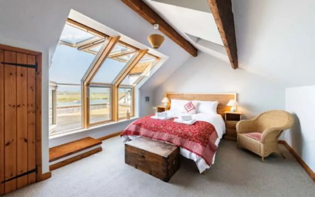 Host Stay Shipyard Studio