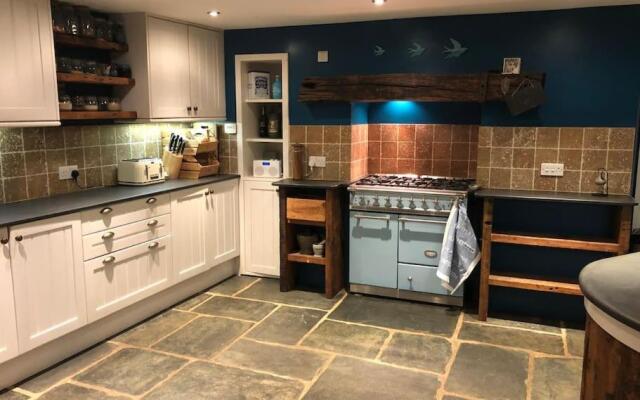 Spacious 4-bed House in Lynton