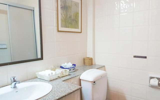 Birds and Bees Resort