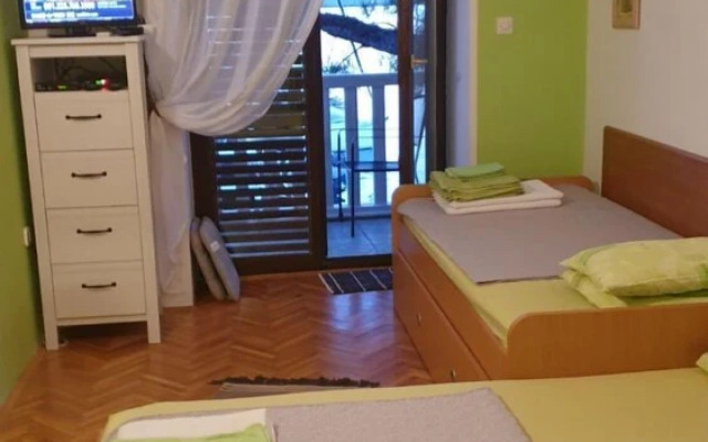 Ani - 10 M From the sea - SA1 Zeleni