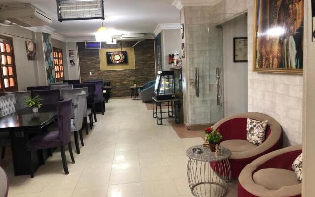Bonne Vie Hotel
