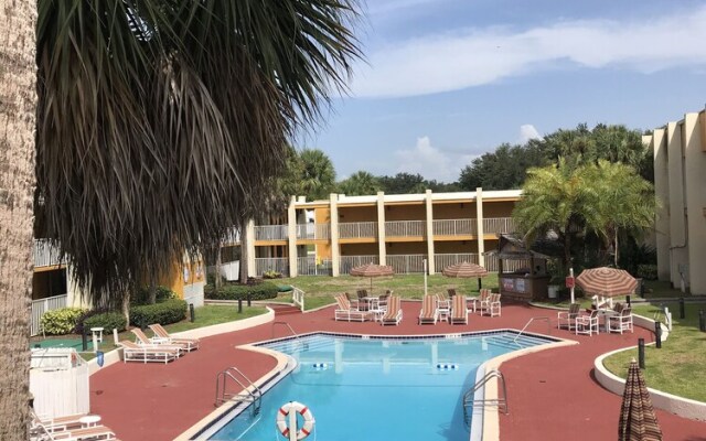 Days Inn & Suites Clermont