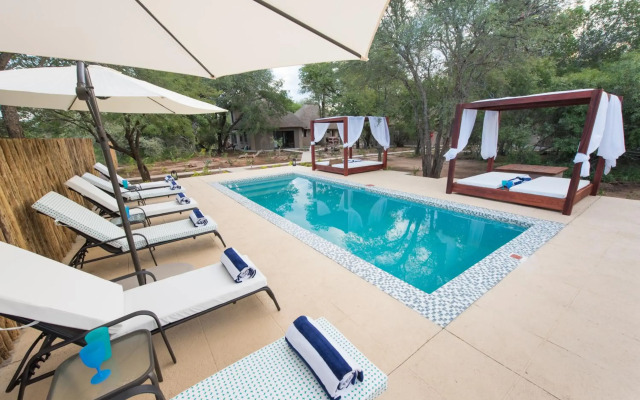 Bushbaby River Lodge