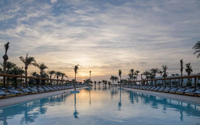 Serry Beach Resort