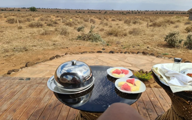Amanya 1 -bed King Lion Tent