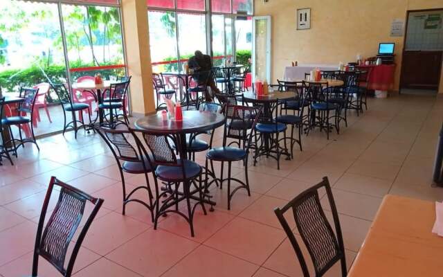 Dillions Highway Motel