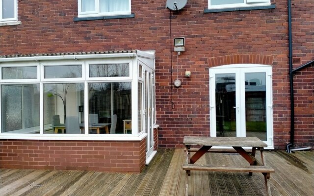The Nest, an Immaculate 3-bed House in Walsall