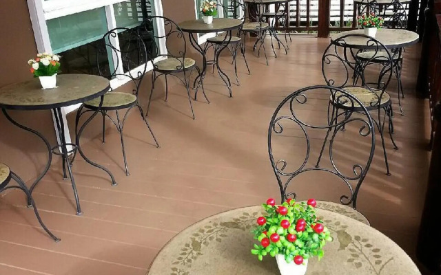 Chour Palace Hotel