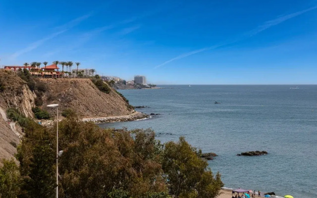 Sea View Apartment 2 Min Walk From the Beach